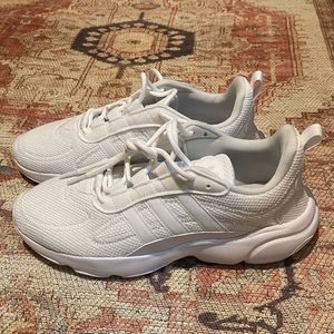 NWT Adidas Haiwee Sneakers
